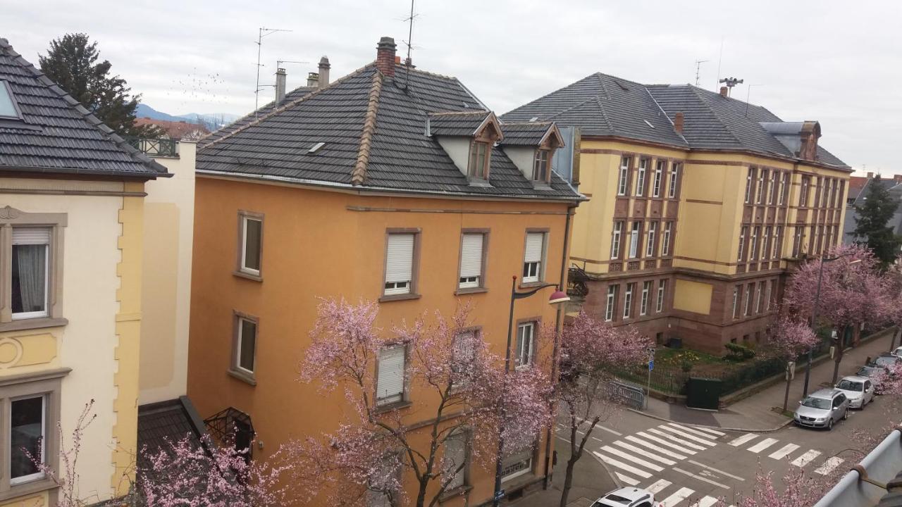 Gite Les Combles Du Bonheur Colmar Exterior foto